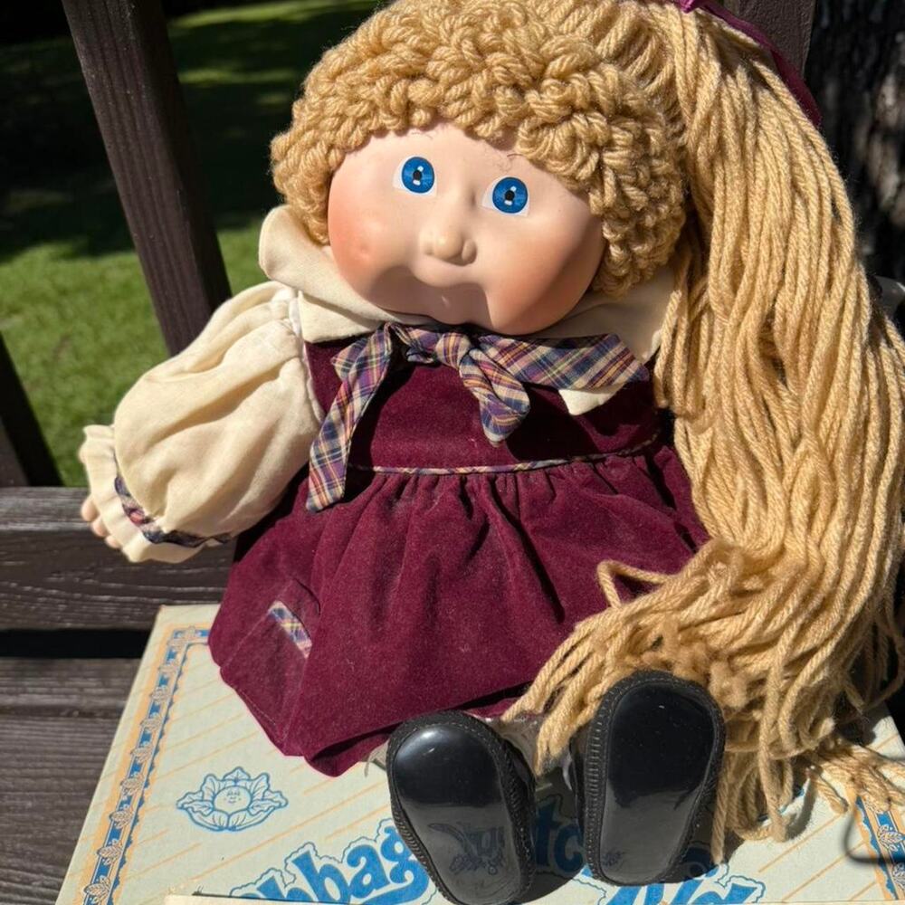Vintage 1985 Cabbage Patch Kids Della Frances Porcelain‎ COA Box Limited Edition